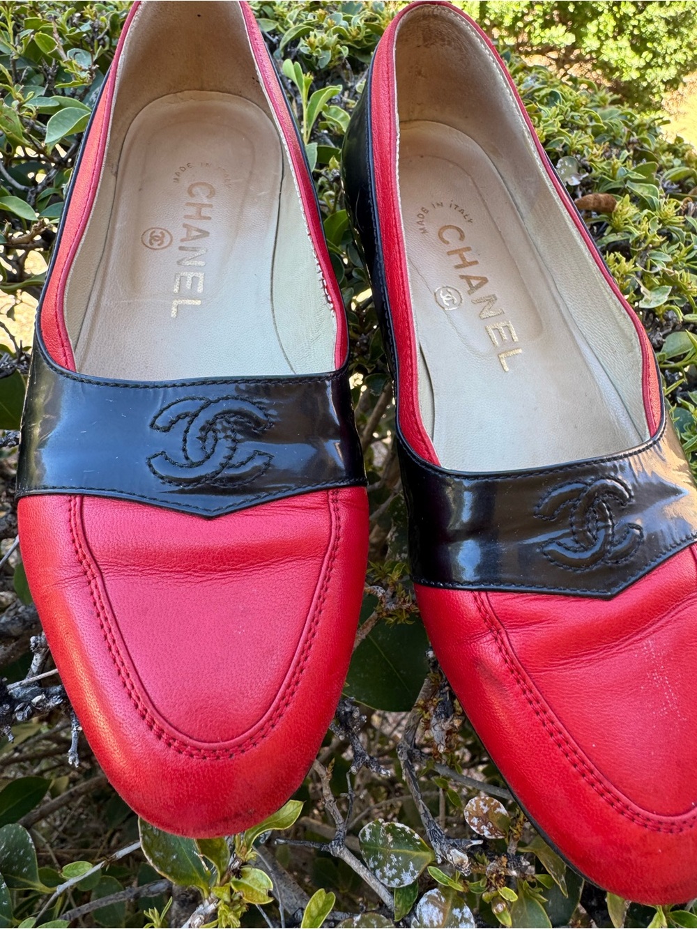 CHANEL two-tone vintage leather loafers/flats